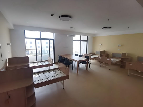彪悍丑妻：少爷给我乐一个
